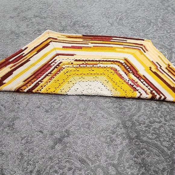 Large Throw - Picture 3 of 4